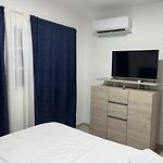 Apartamentos el mochilero frente a la playa piso 1 apto 1