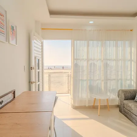 Apartamento El Mochilero Frente A La Playa Piso 1 Apto 1 *
