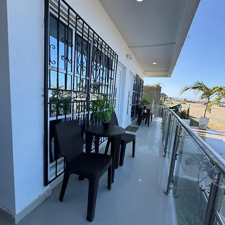 Apartamento El Mochilero Frente A La Playa Piso 1 Apto 1 *